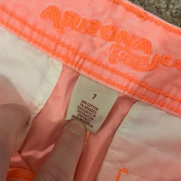 Arizona coral jean shorts Sz 7 - Picture 4 of 11